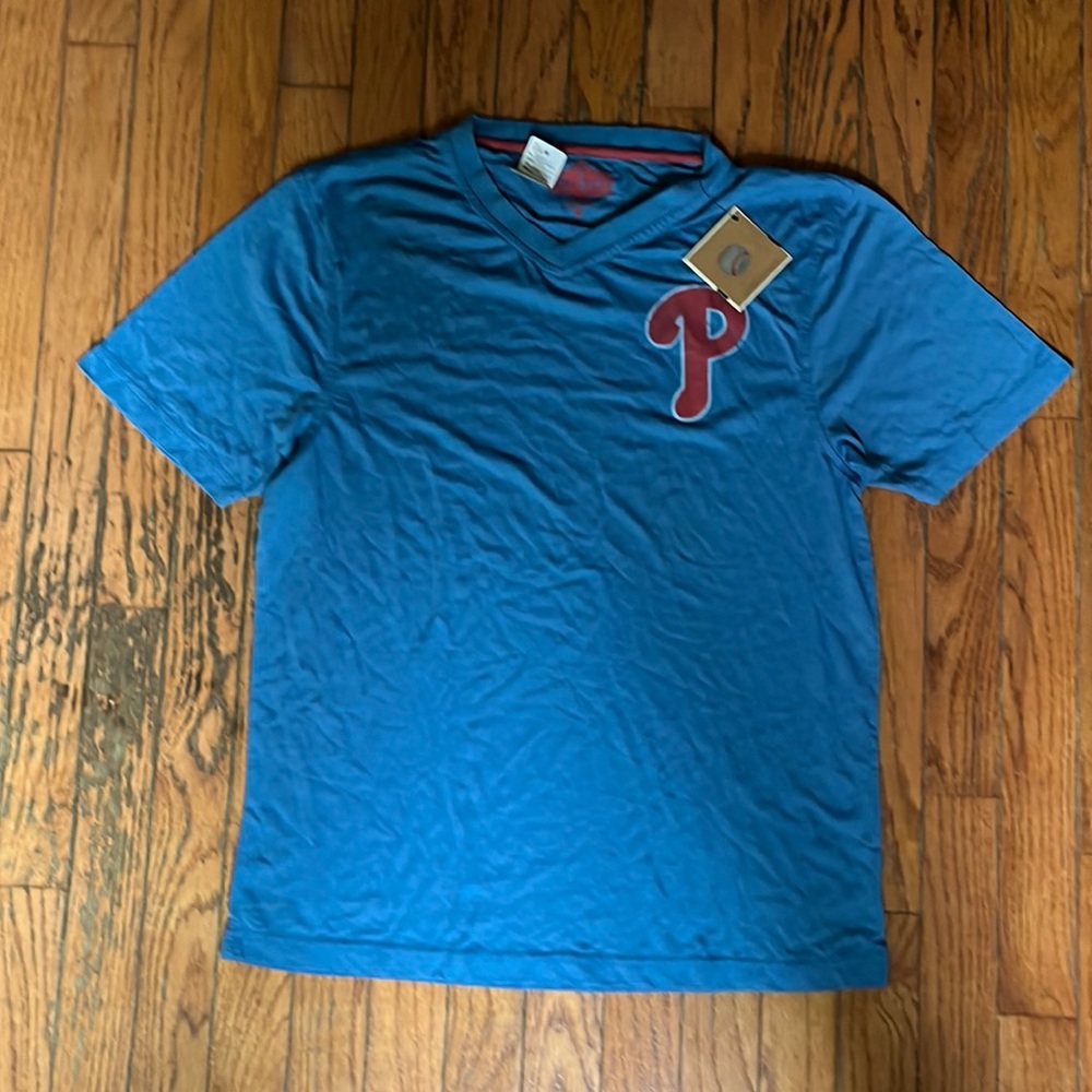 Mens Phillies blue t-shirt. Size M